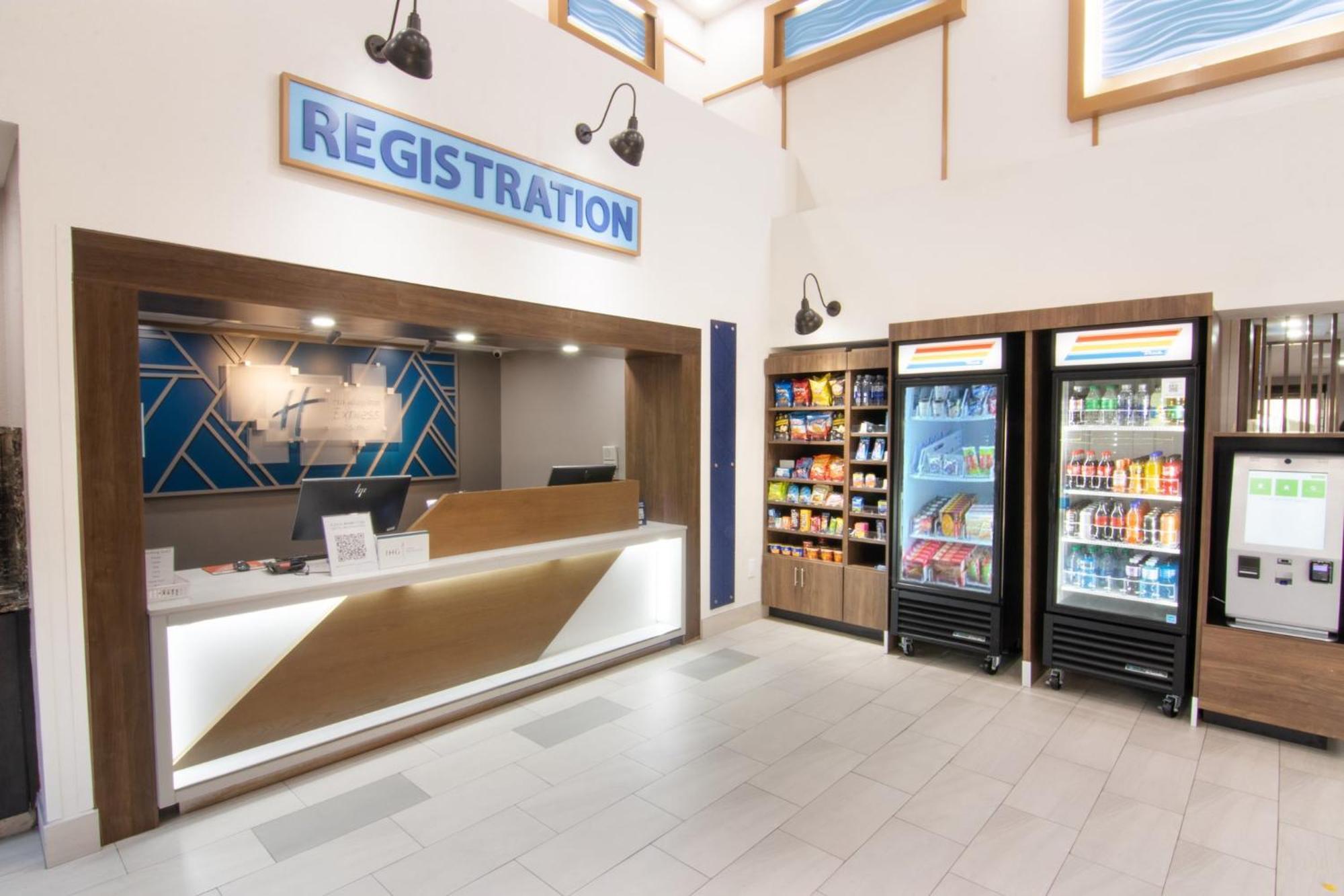 Hotel Express&suites Lauderdale Airport West, An Ihg 3*